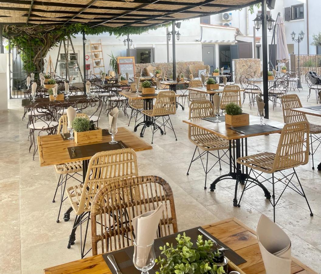 Hotel Restaurant La Caravelle 사리 솔렌자라 외부 사진
